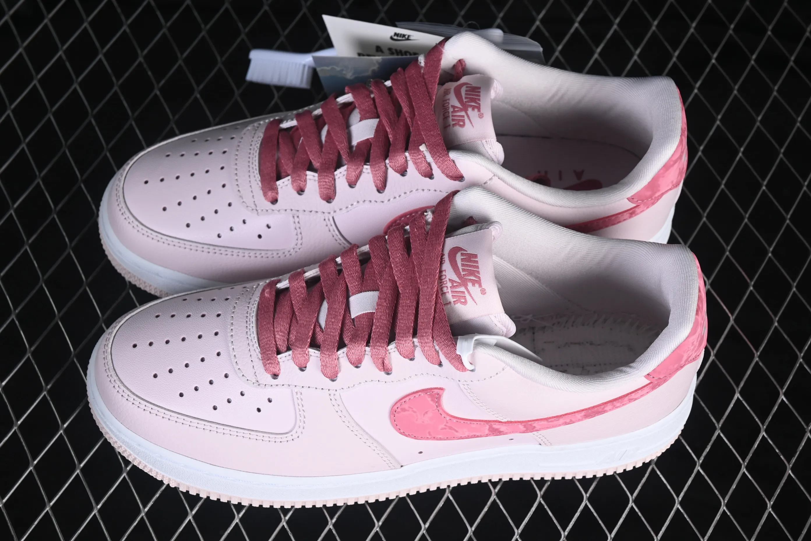 All Categories Nk Air Force 1 Air Force Series Nk Air Force 1 Low Air Force Low Nike Air Force 1'07 Low Valentine's Day Limited Air Force One Low Casual Shoes IO8755-600